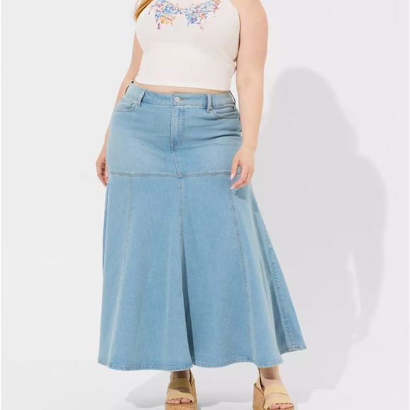 Torrid Denim A-Line Skirt – Size 26 - Picture 1 of 5